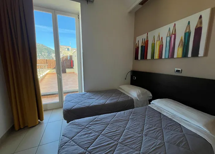 Seven Hostel & Rooms
